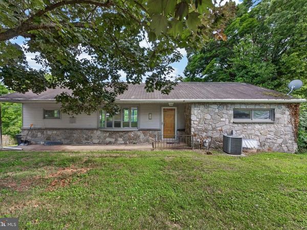 44 PEACOCK DRIVE, LANCASTER, PA 17601