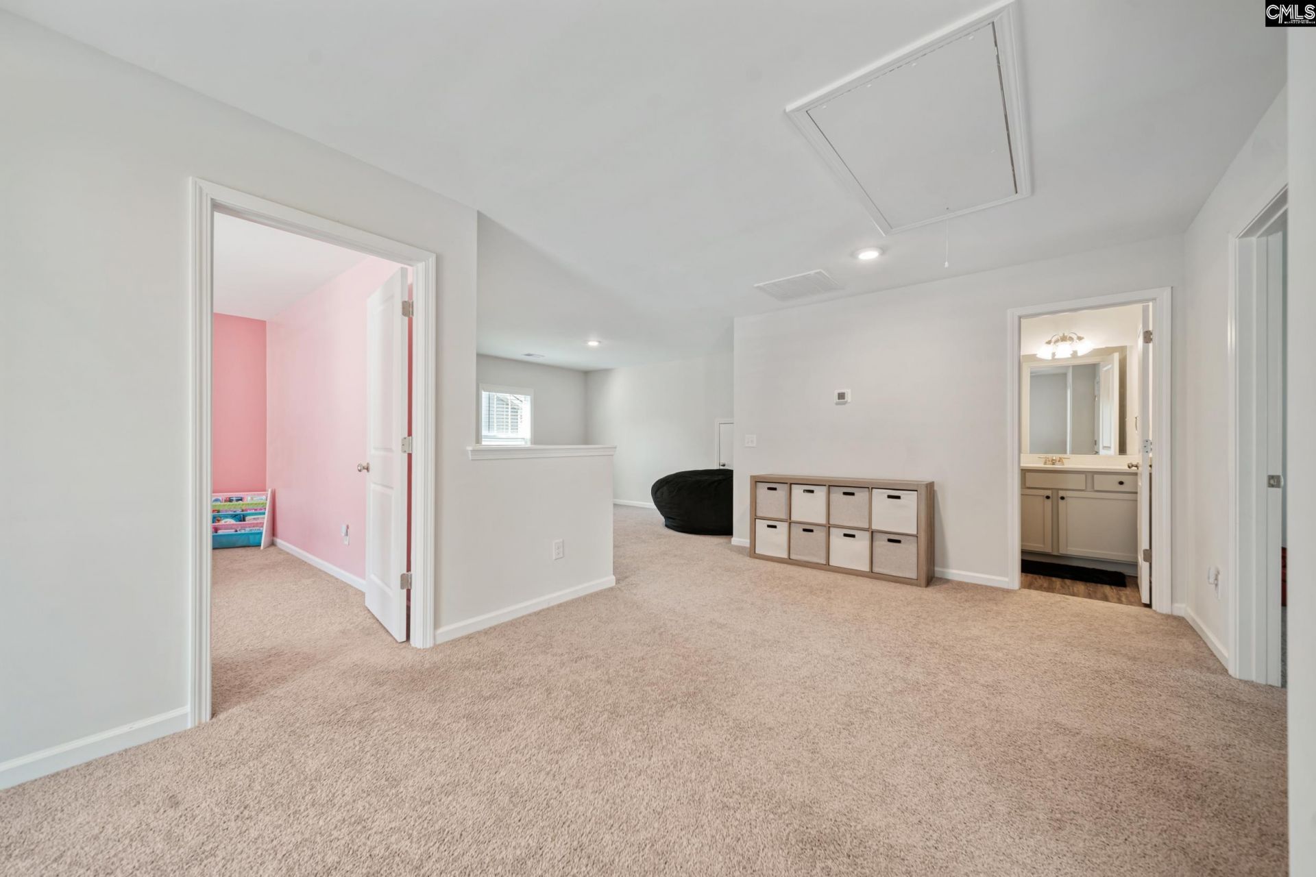 588 Roseridge Drive Photo 18