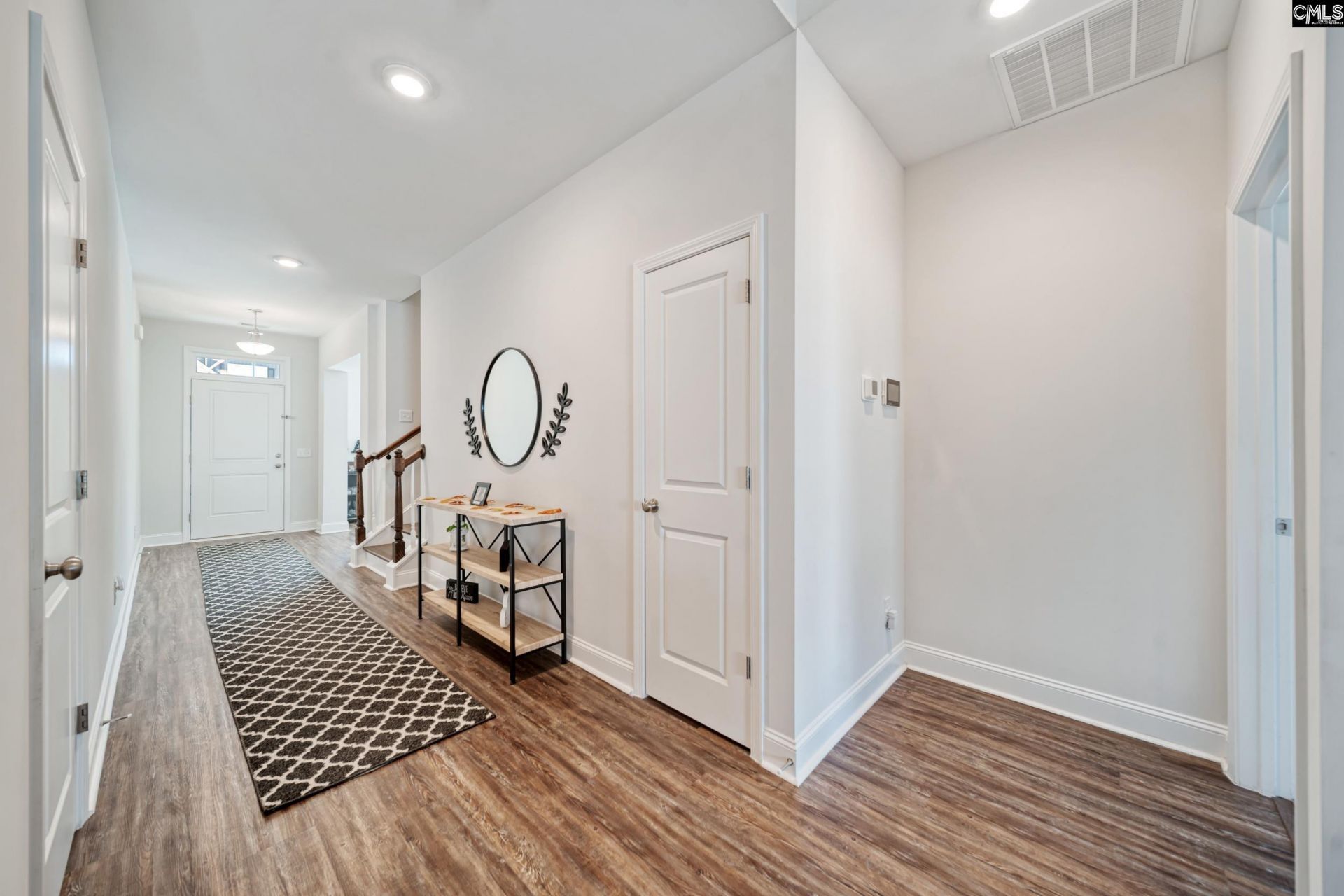 588 Roseridge Drive Photo 6