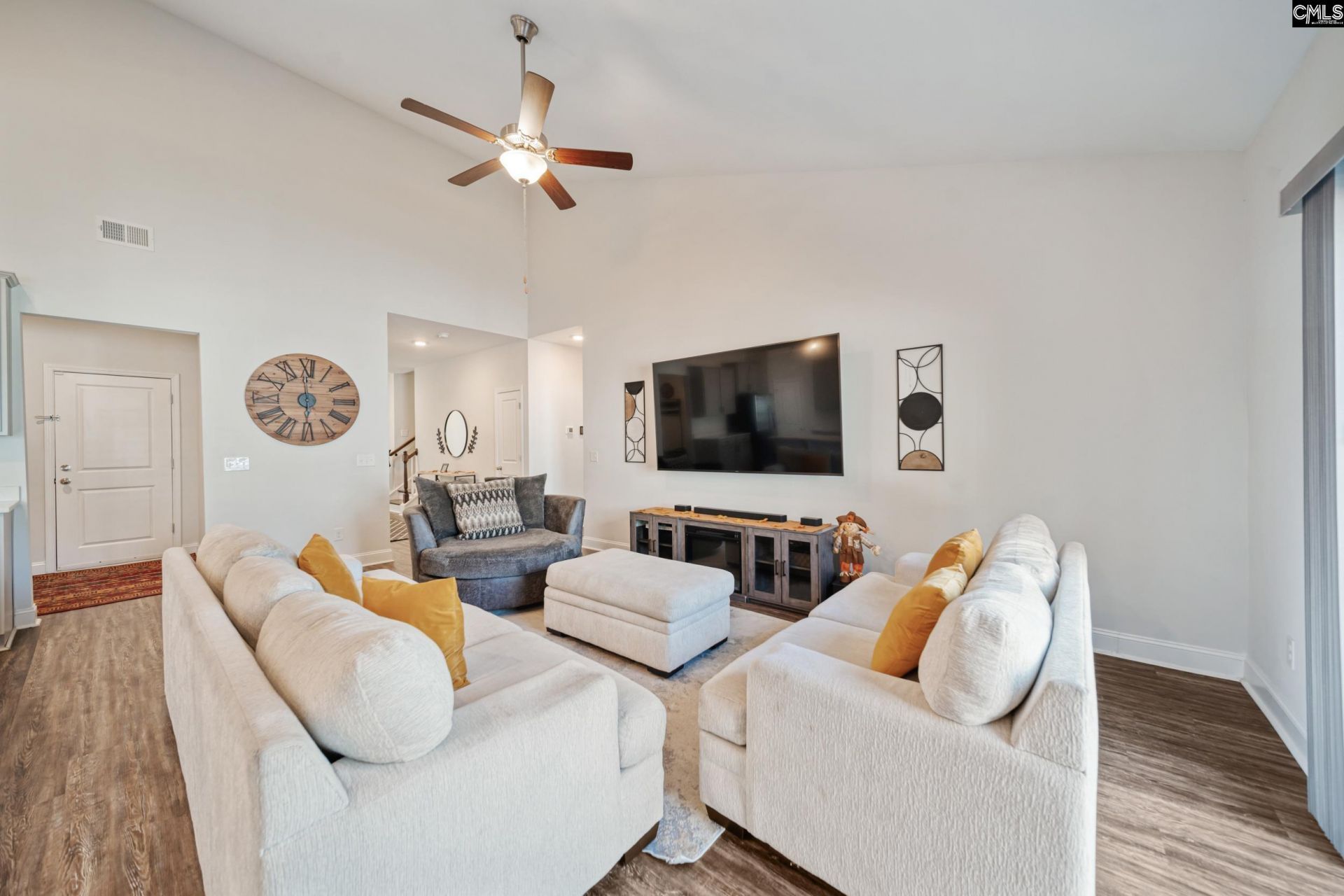588 Roseridge Drive Photo 8