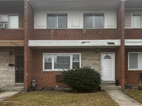 9586 S Colfax Avenue , Chicago, IL 60617