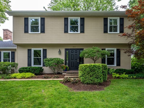 1612 Harris Lane , Naperville, IL 60565