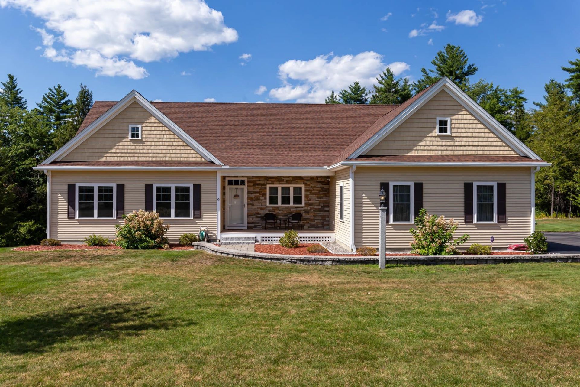 9 Windy Hollow Circle, Merrimack, NH 03054 Main Photo