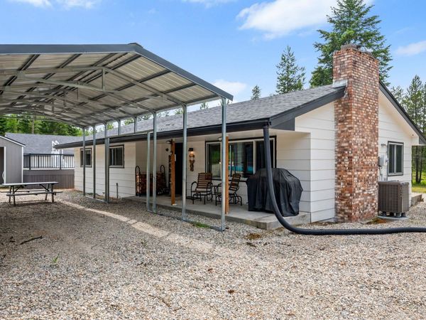 1061 Roberts Rd, Newport, WA 99156