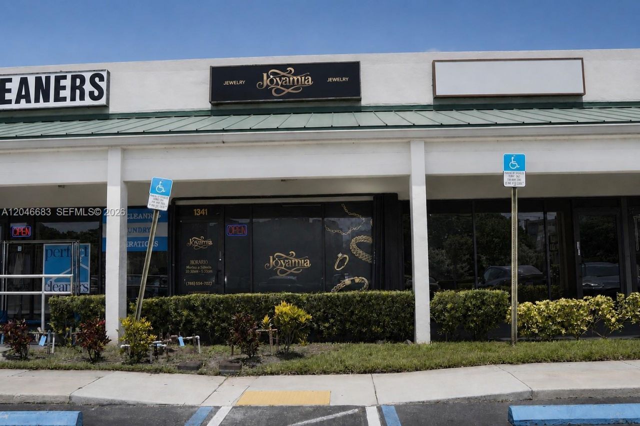 1341 N Palm Ave , Miramar, FL 33024 Photo