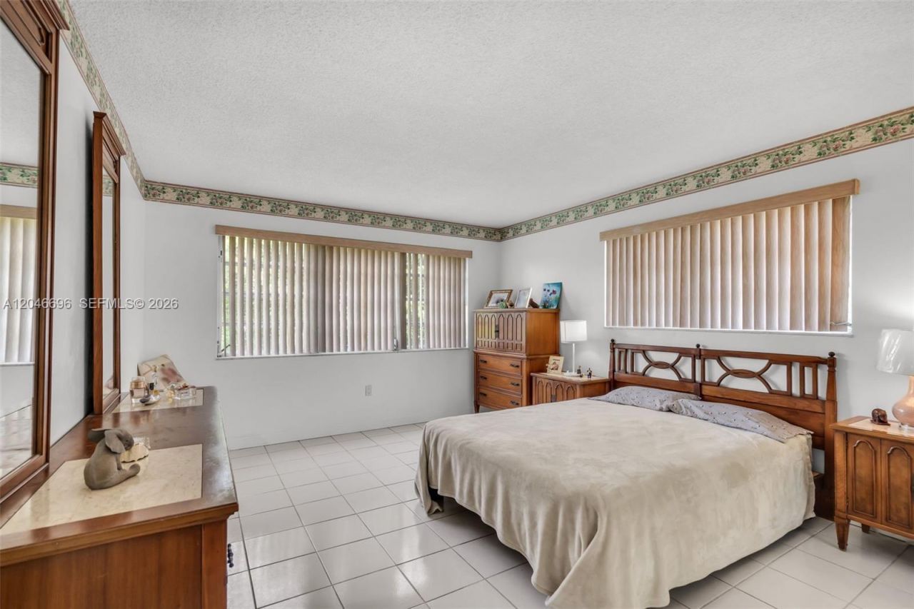 20327 NE 2nd Ave, Unit 26, Miami, FL 33179 Photo
