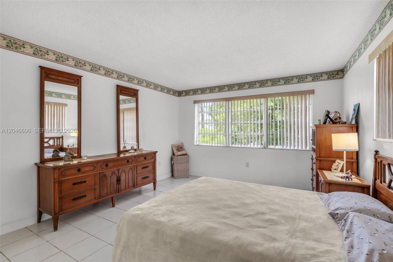 20327 NE 2nd Ave, Unit 26, Miami, FL 33179 Photo