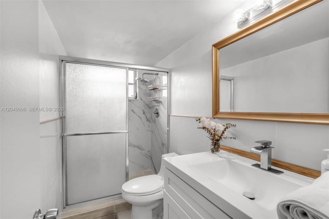 20327 NE 2nd Ave, Unit 26, Miami, FL 33179 Photo