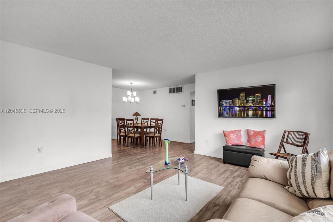 20327 NE 2nd Ave, Unit 26, Miami, FL 33179 Photo