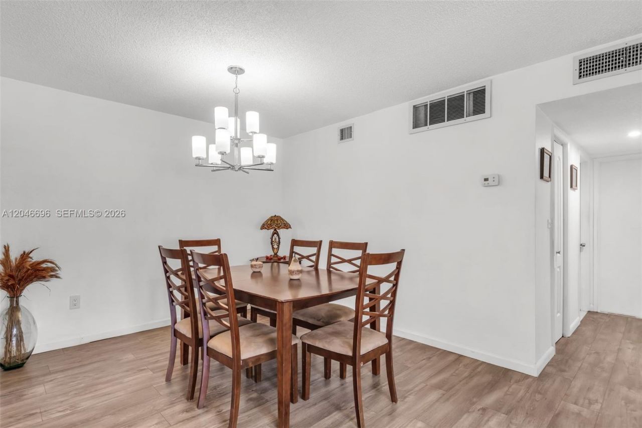 20327 NE 2nd Ave, Unit 26, Miami, FL 33179 Photo