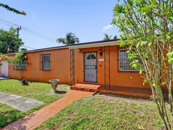 3560 NW 95th St , Miami, FL 33147