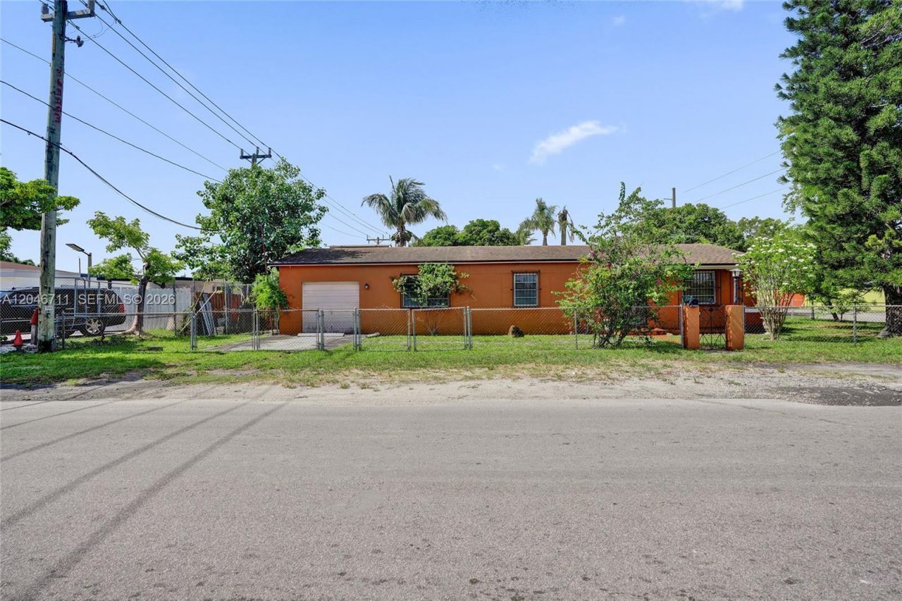 3560 NW 95th St , Miami, FL 33147 Photo