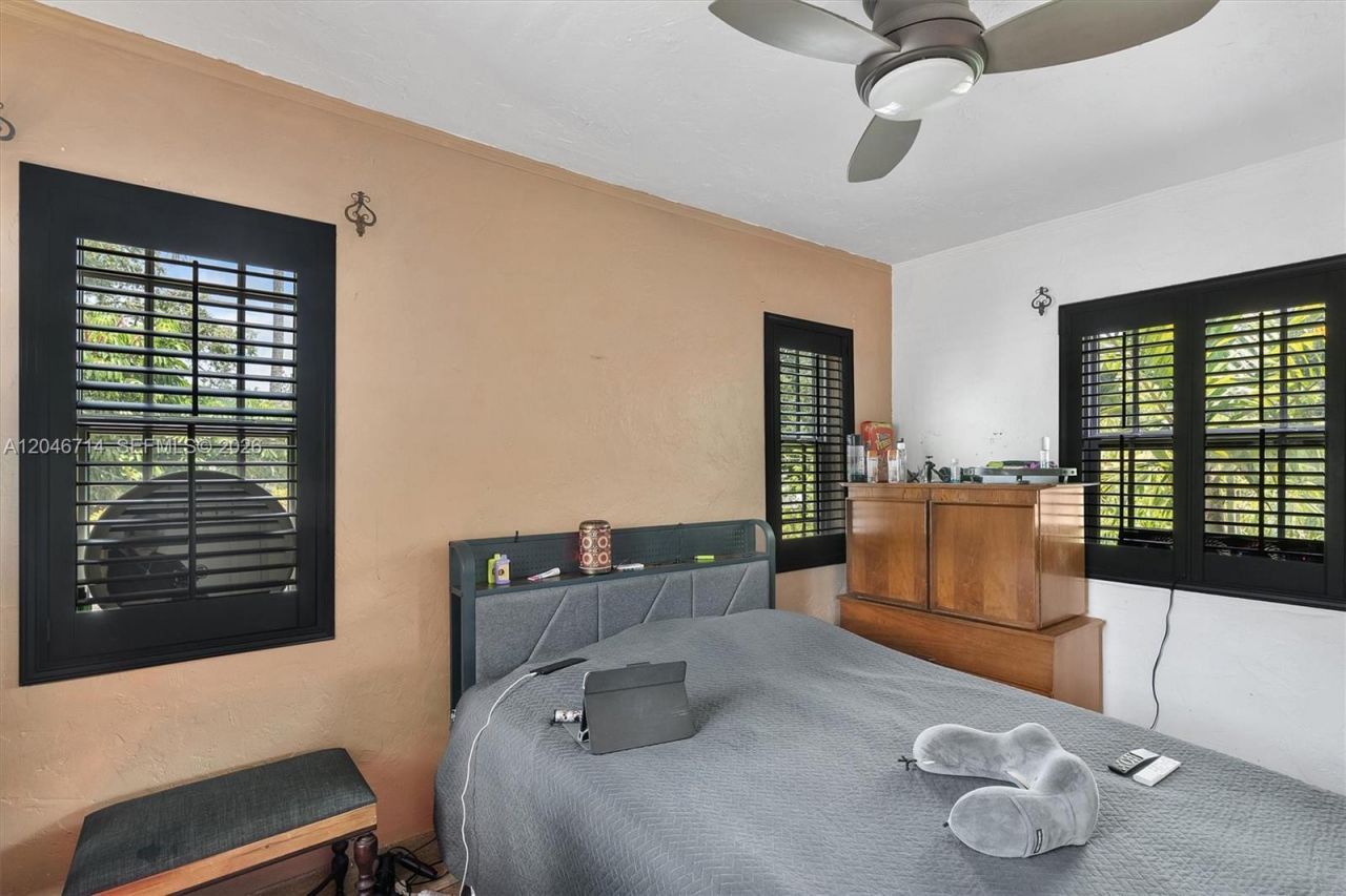 8276 E Dixie Hwy , Miami, FL 33138 Photo