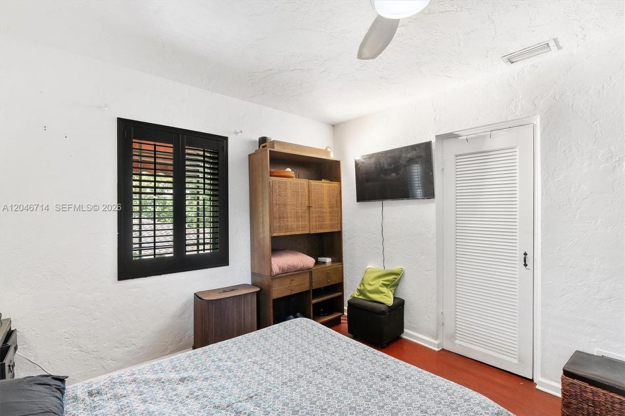 8276 E Dixie Hwy , Miami, FL 33138 Photo