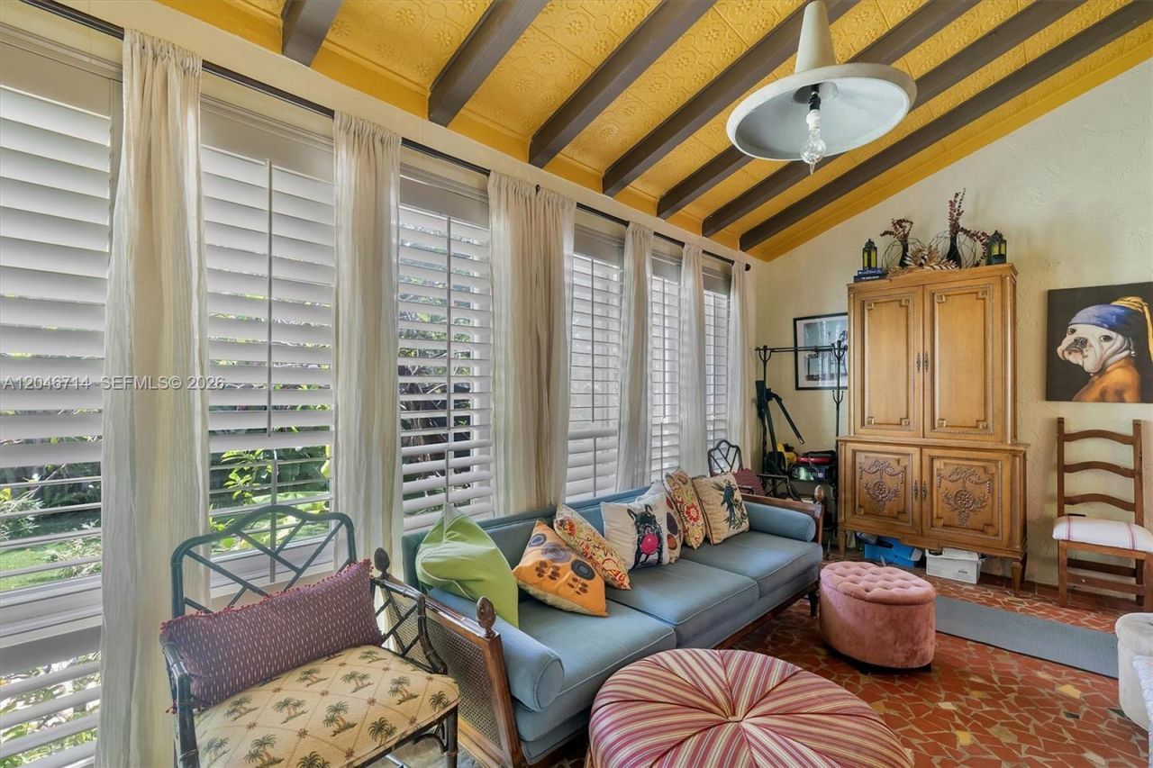 8276 E Dixie Hwy , Miami, FL 33138 Photo