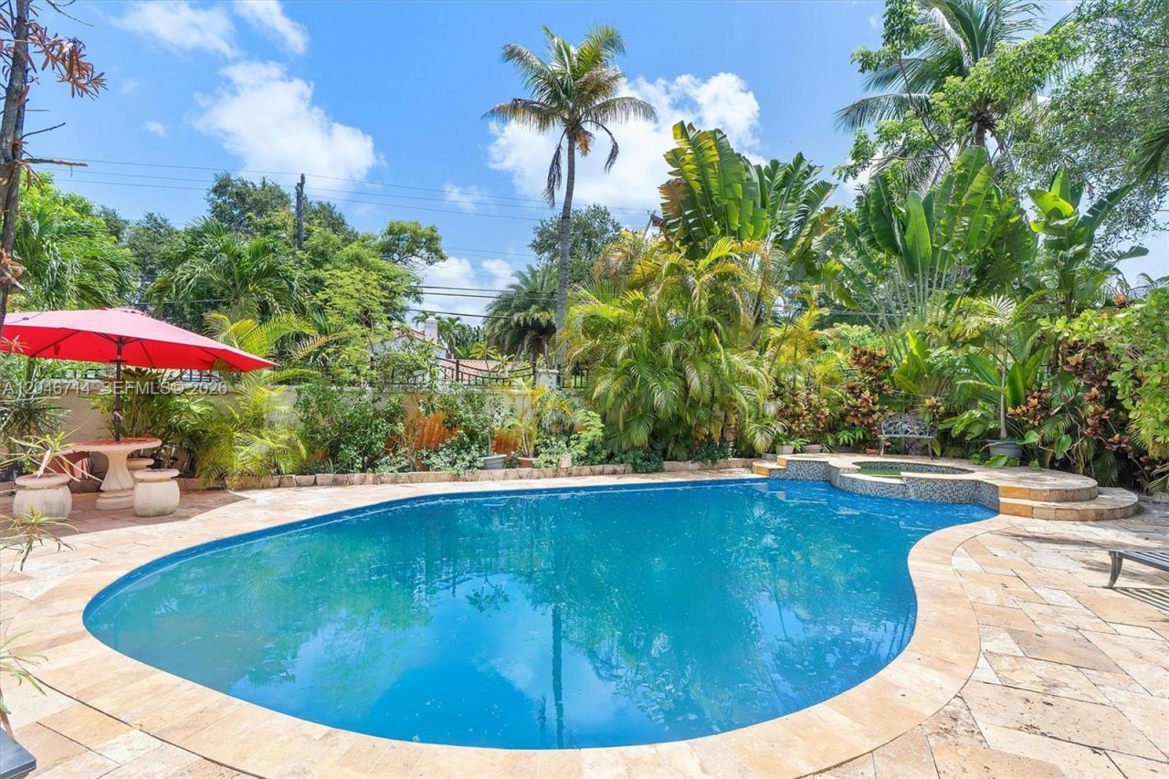 8276 E Dixie Hwy , Miami, FL 33138 Photo