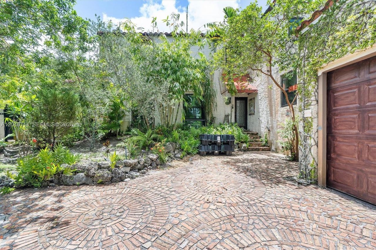 8276 E Dixie Hwy , Miami, FL 33138 Photo