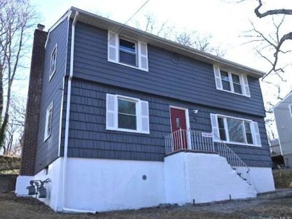 42 Roosevelt Avenue , East Northport, NY 11731