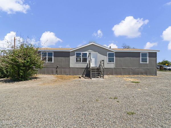 2705 Toiyabe Street, Silver Springs, NV 89429