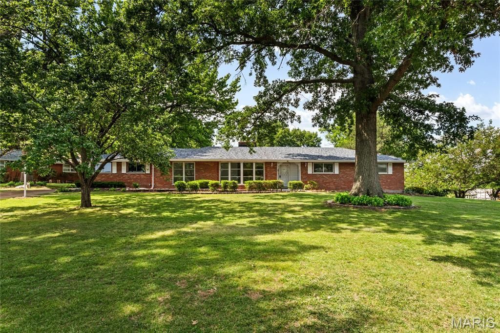 41 Harneywold Drive, Ferguson, MO 63136 Main Photo
