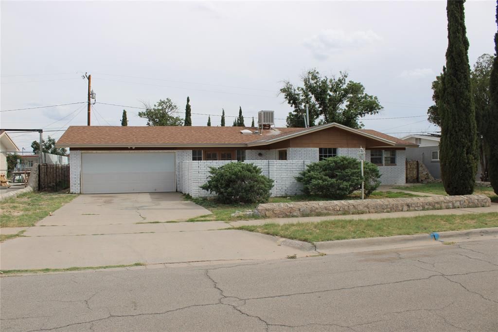 8208 Parkland Drive, El Paso, TX 79925 Main Photo