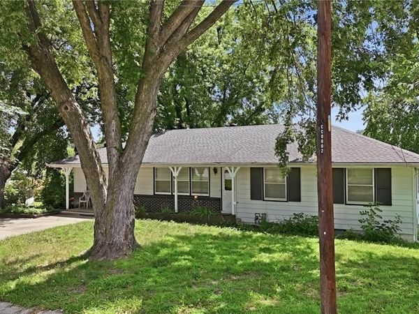 483 NE Meadowbrook Road, Kansas City, MO 64119