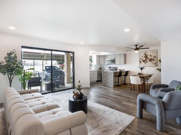 440 Citracado Parkway, Unit 5, Escondido, CA 92025