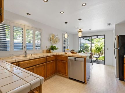 1637 Woodhill Dr, Roseville, CA 95661 Photo