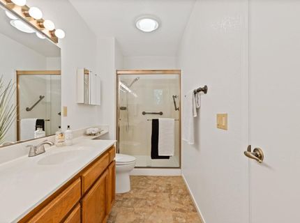 1637 Woodhill Dr, Roseville, CA 95661 Photo