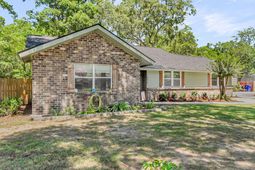 1040 Yorktown Drive photo 4