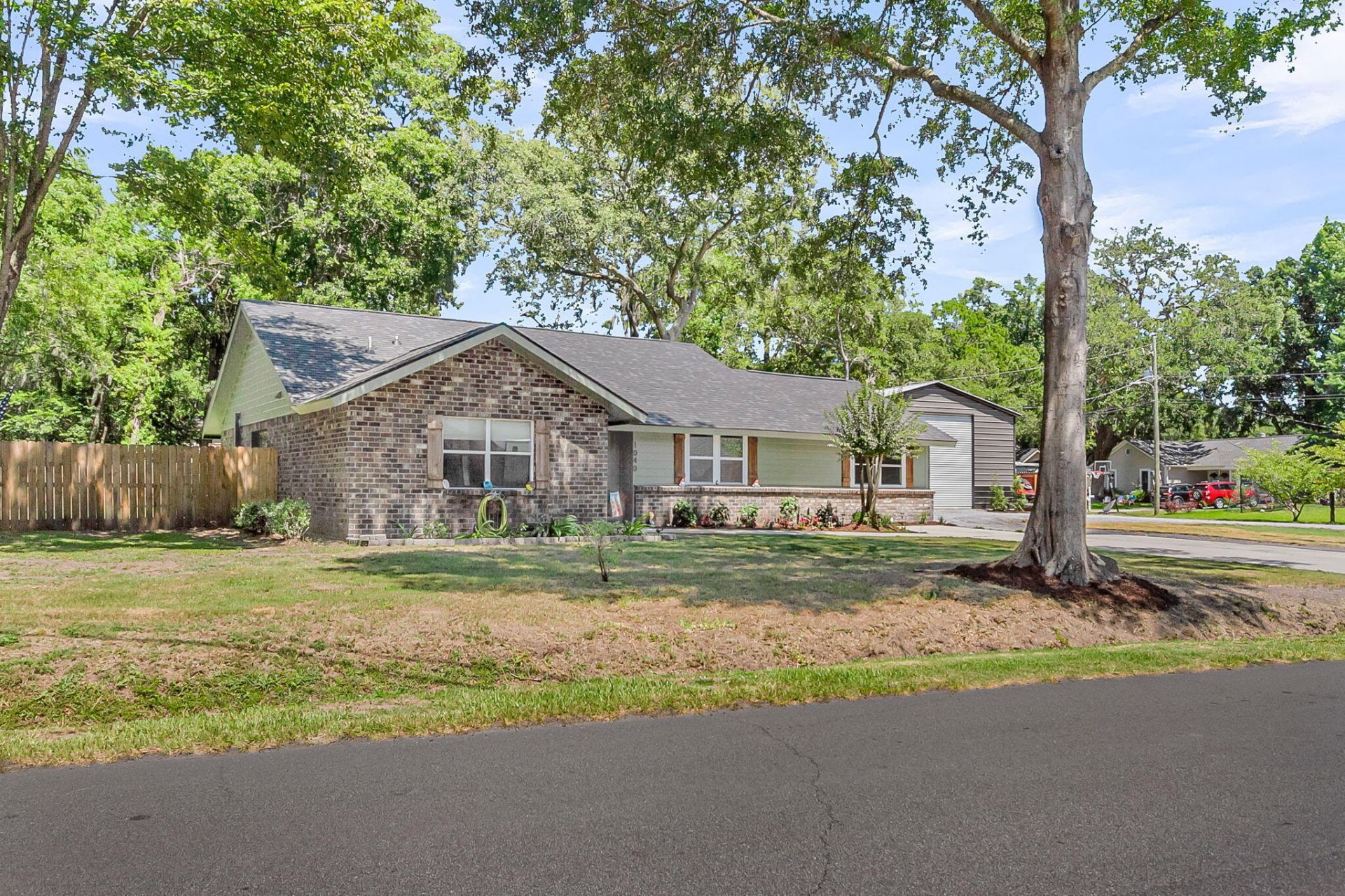 1040 Yorktown Drive Photo 5