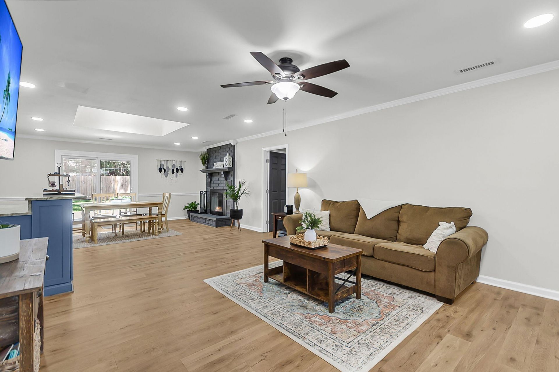 1040 Yorktown Drive Photo 8