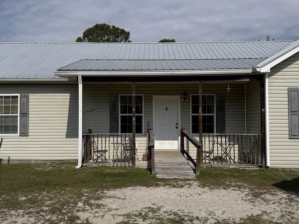 1825 Beacon Street , Carrabelle, FL 32322