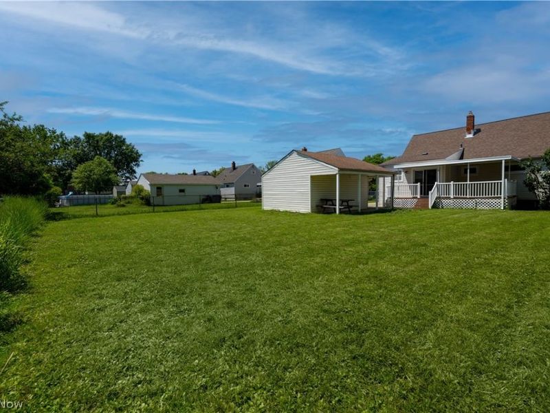 15541 Susan Drive , Brook Park, OH 44142 Photo 9