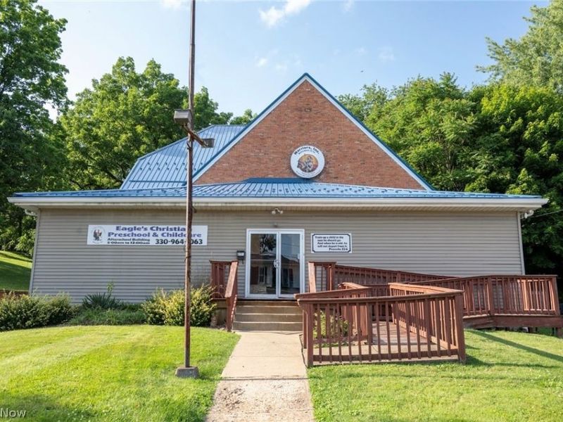 239 W Lincoln Way, Lisbon, OH 44432 Photo 2
