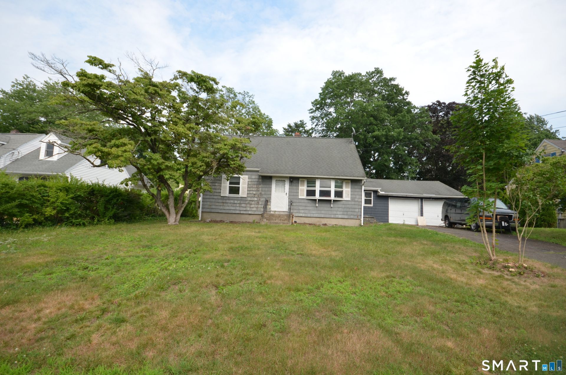 190 Sasapequan, Fairfield, CT 06824 Main Photo