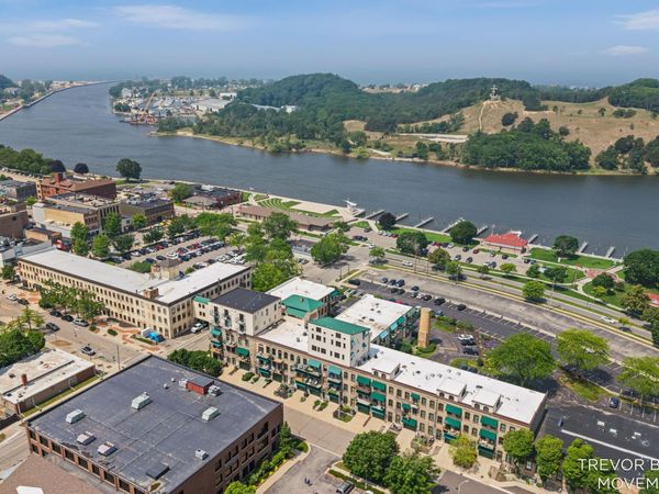 110 N Harbor Drive, Unit 310, Grand Haven, MI 49417