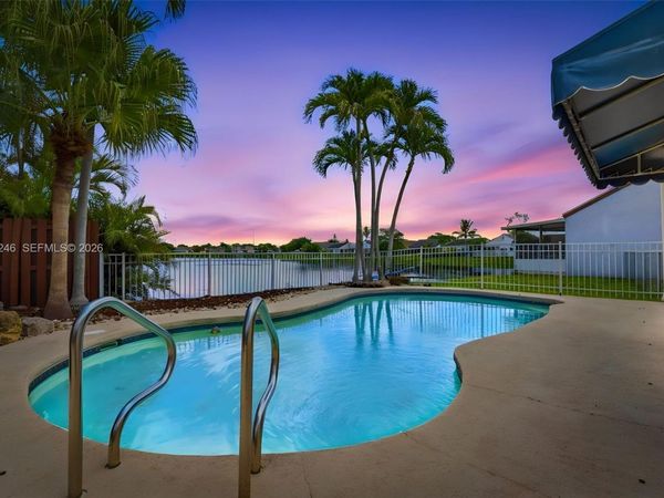 8165 NW 187th Ter , Hialeah, FL 33015