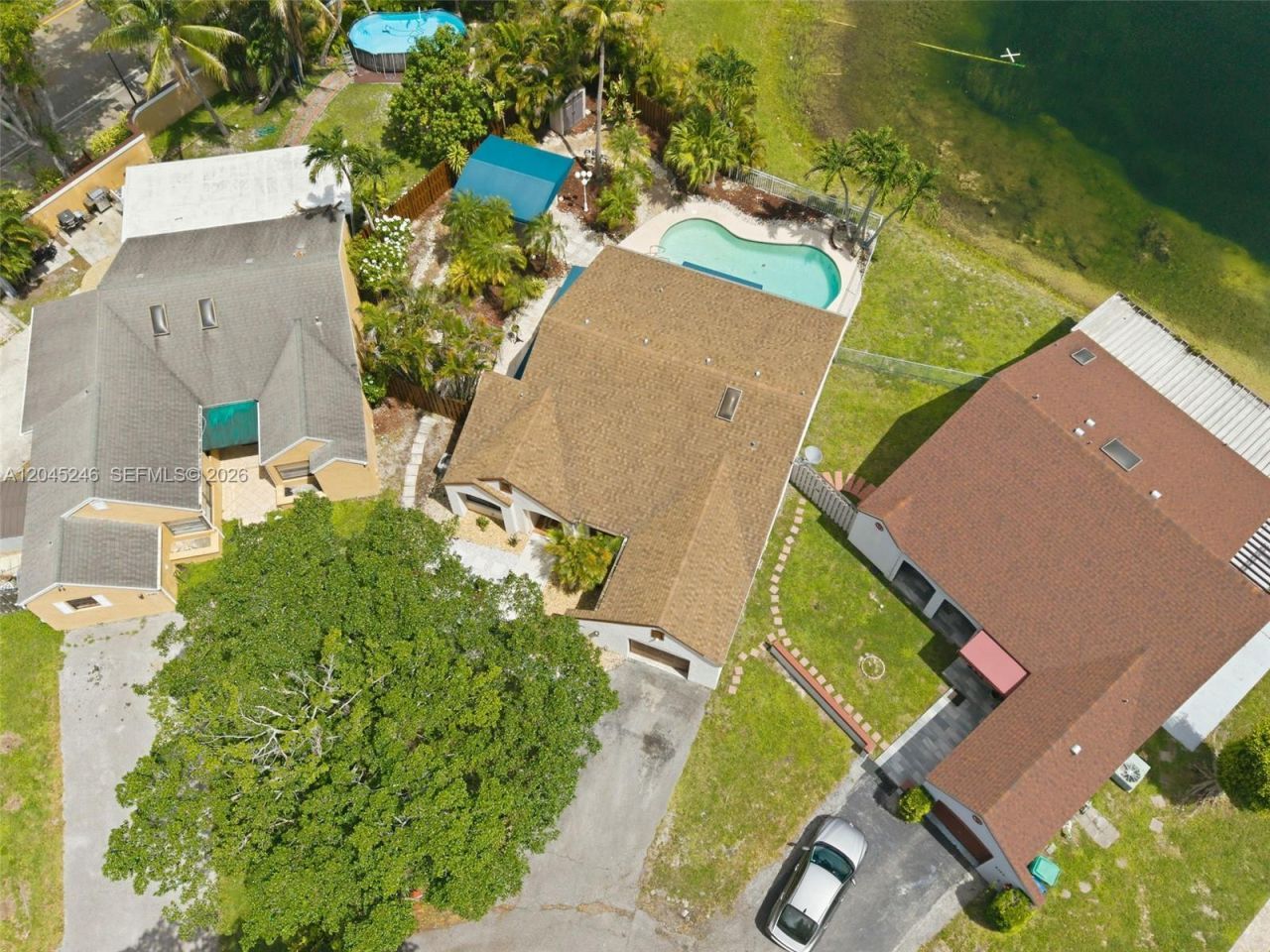 8165 NW 187th Ter , Hialeah, FL 33015 Photo