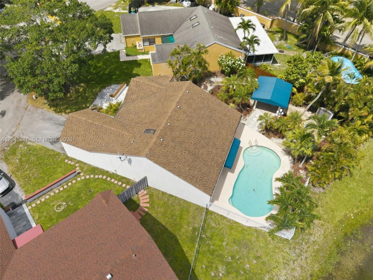 8165 NW 187th Ter , Hialeah, FL 33015 Photo