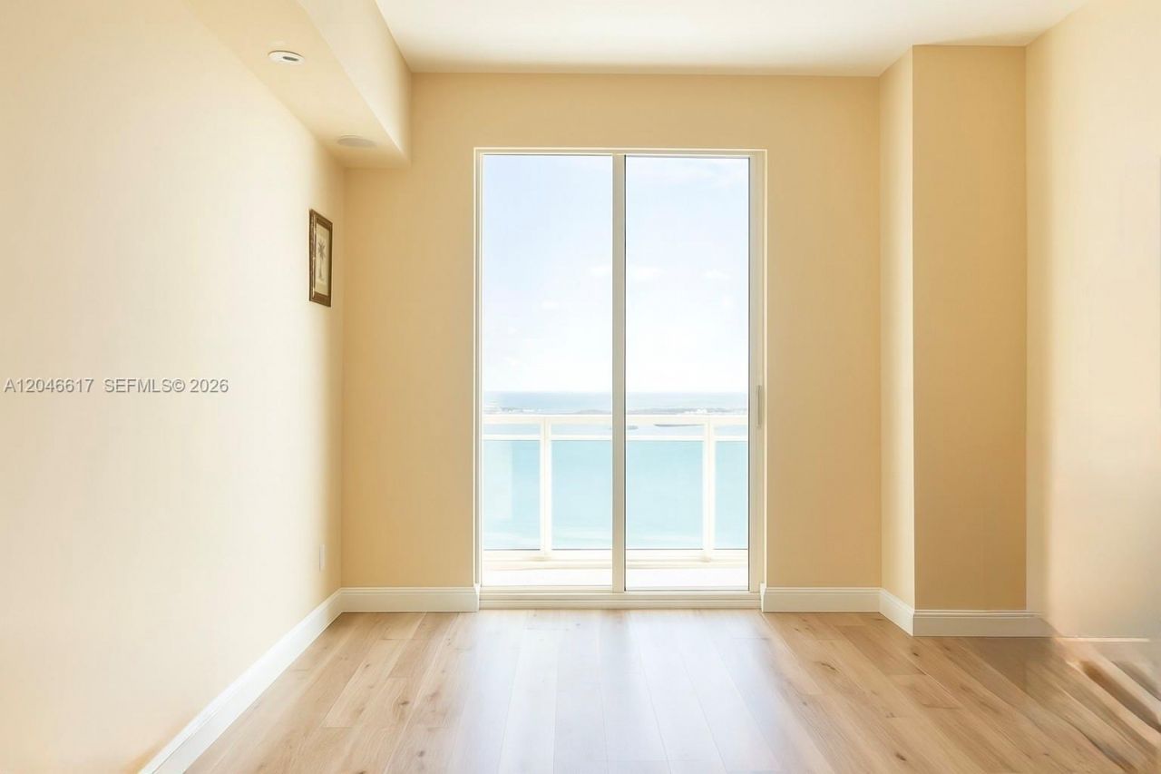 950 Brickell Bay Dr, Unit 5011, Miami, FL 33131 Photo