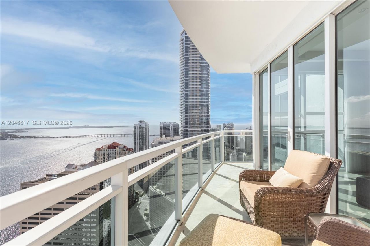 950 Brickell Bay Dr, Unit 5011, Miami, FL 33131 Photo