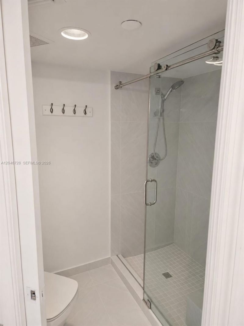 3530 Mystic Pointe Dr, Unit 405, Aventura, FL 33180 Photo