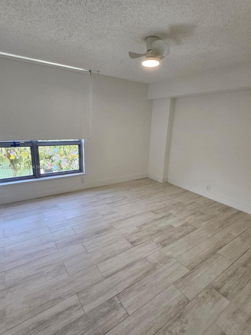 3530 Mystic Pointe Dr, Unit 405, Aventura, FL 33180 Photo
