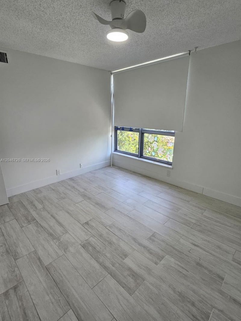 3530 Mystic Pointe Dr, Unit 405, Aventura, FL 33180 Photo