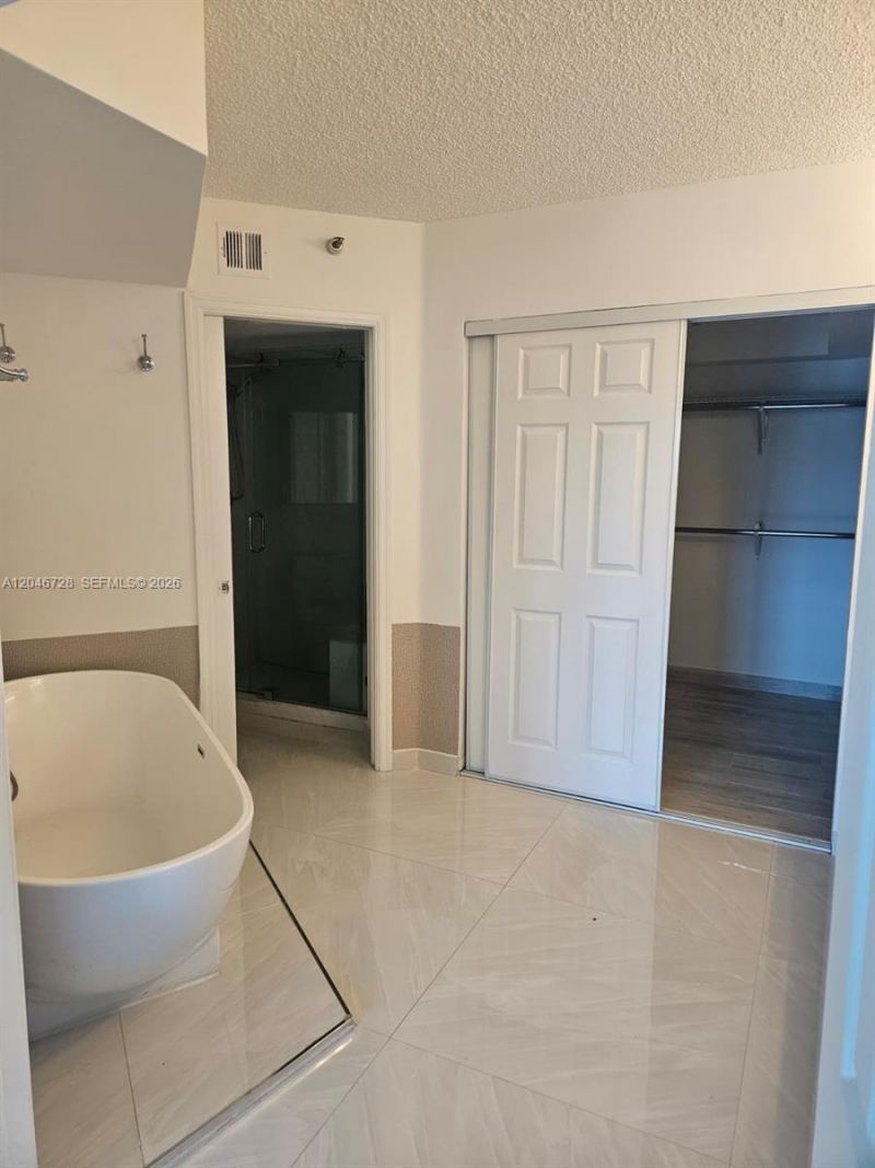 3530 Mystic Pointe Dr, Unit 405, Aventura, FL 33180 Photo