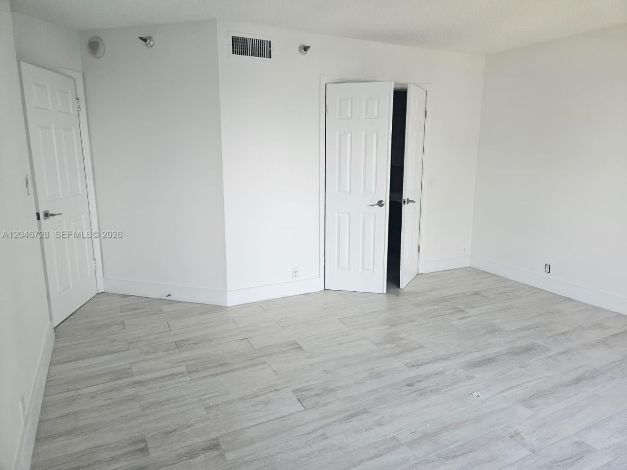 3530 Mystic Pointe Dr, Unit 405, Aventura, FL 33180 Photo