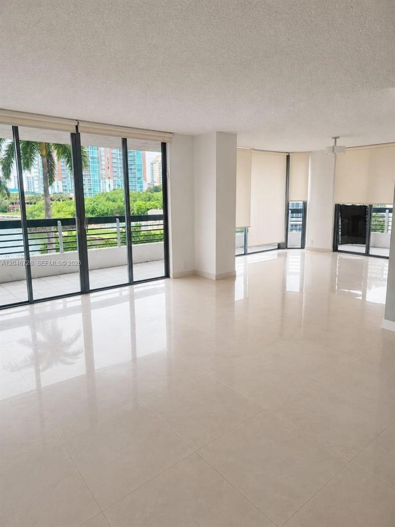 3530 Mystic Pointe Dr, Unit 405, Aventura, FL 33180 Photo