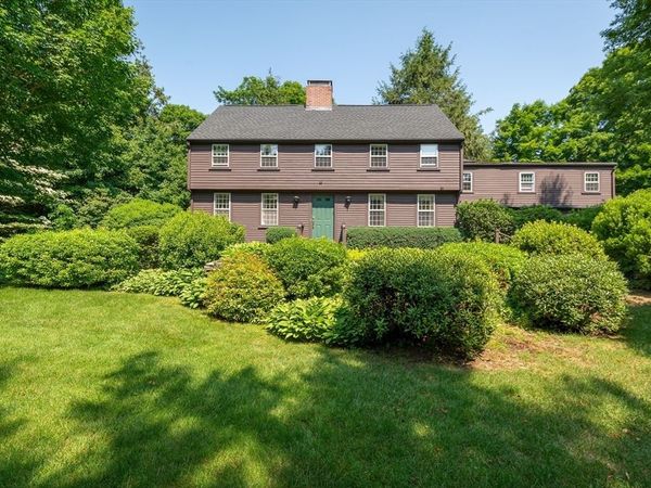 49 Walnut Rd, Hamilton, MA 01982