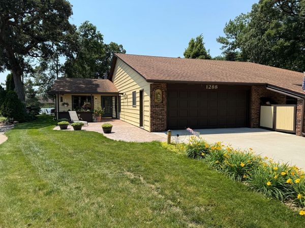 1288 Rolling Oaks Lane NW, Hutchinson, MN 55350